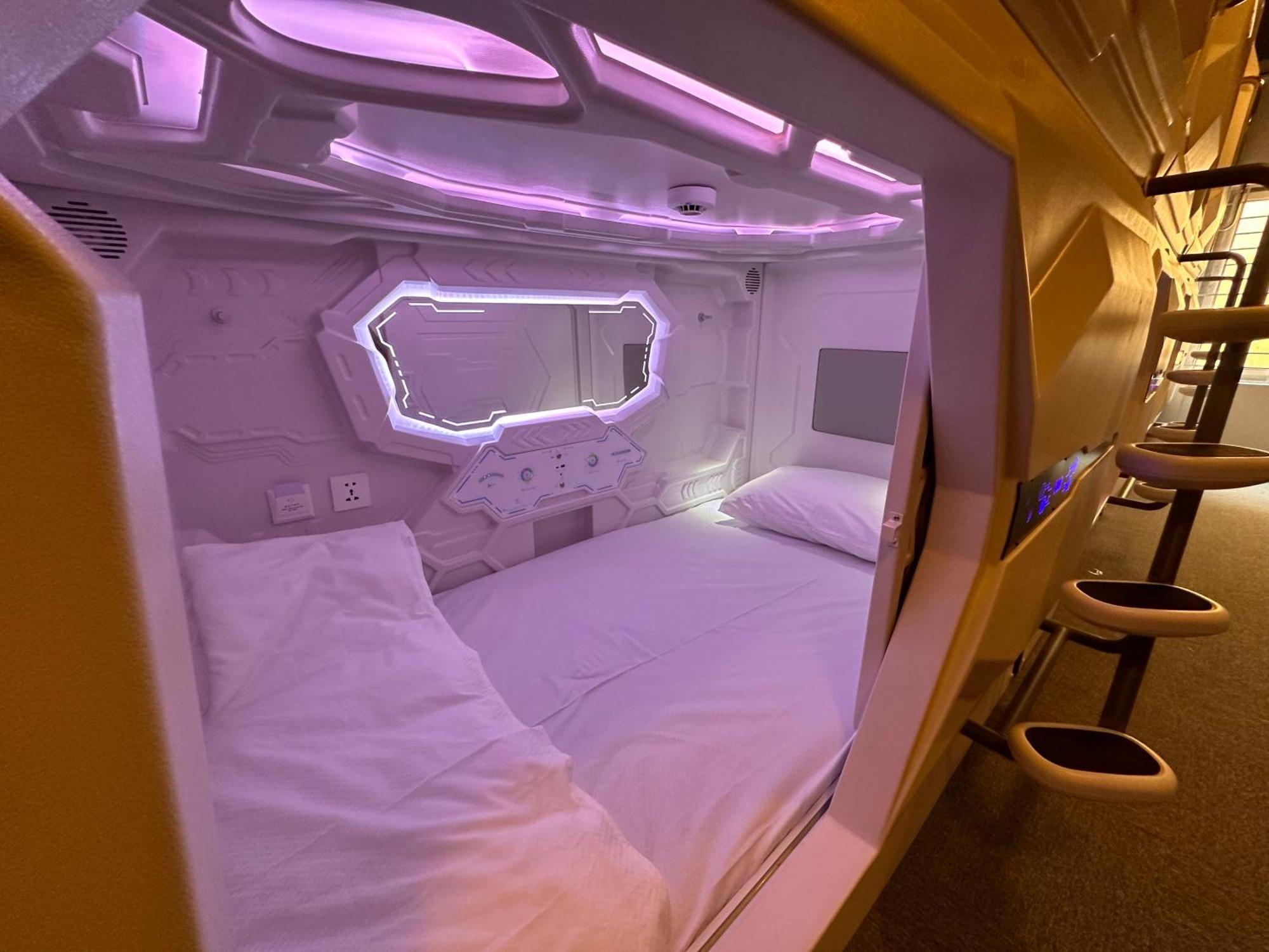 Blr Pods Hotel Bangalore Luaran gambar
